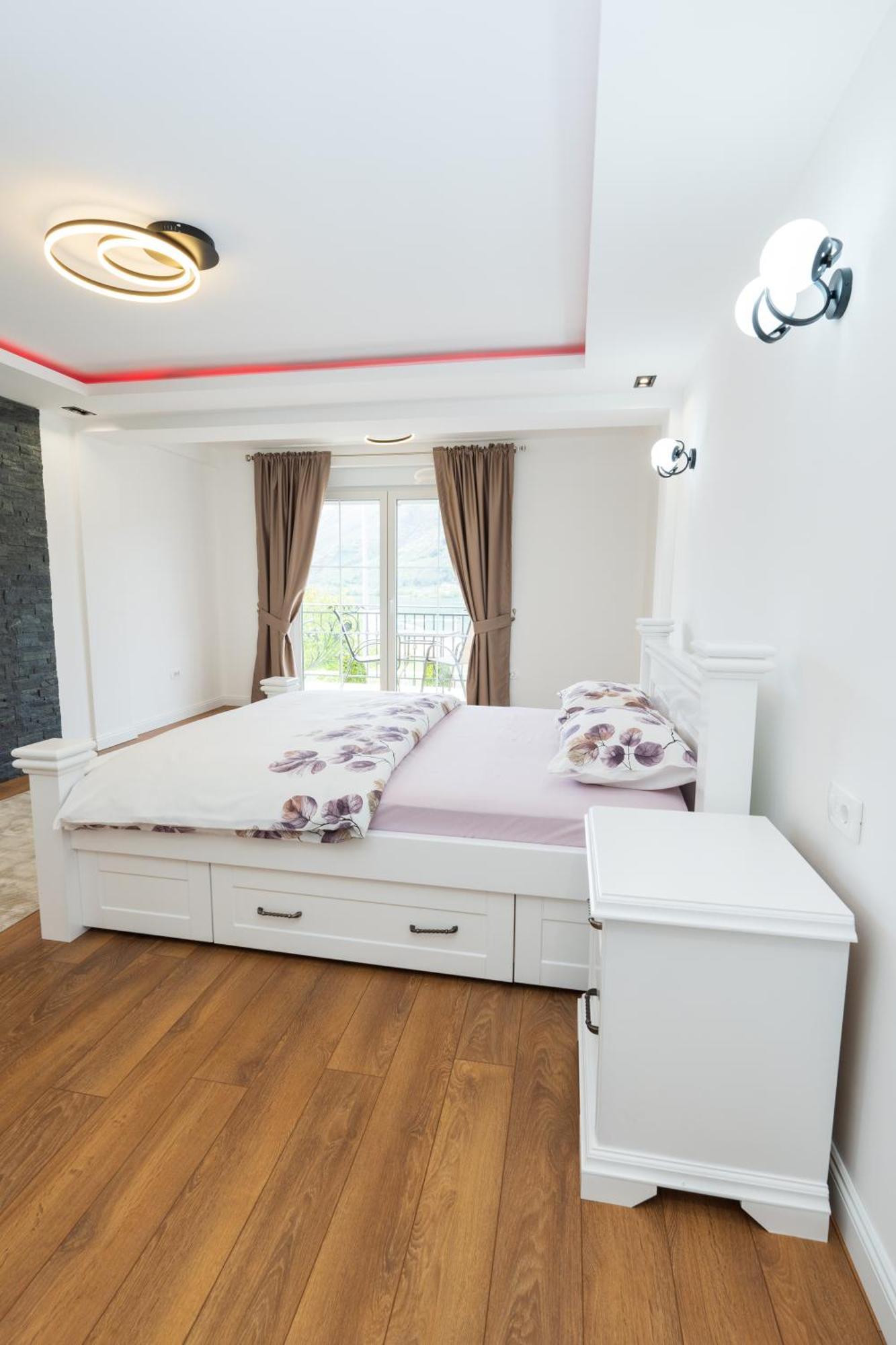 Ema Apartments Plav Bagian luar foto