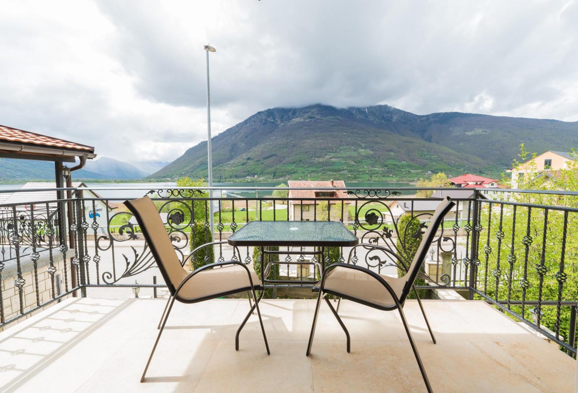 Ema Apartments Plav Bagian luar foto